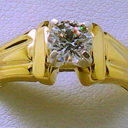 JBER2217  1  Stone 10k Gold Engagement Ring