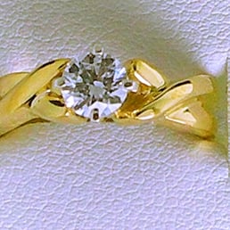 JBER400 10kt Gold Engagement Ring