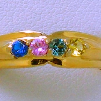 JBFR133 4 5 Stone 10kt Gold Family Ring