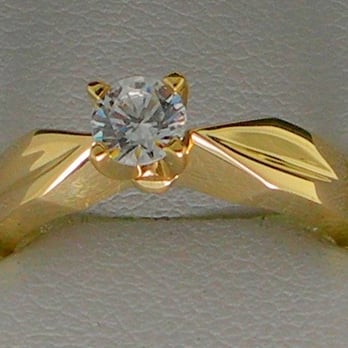 JBER423 10kt Gold Engagement Ring